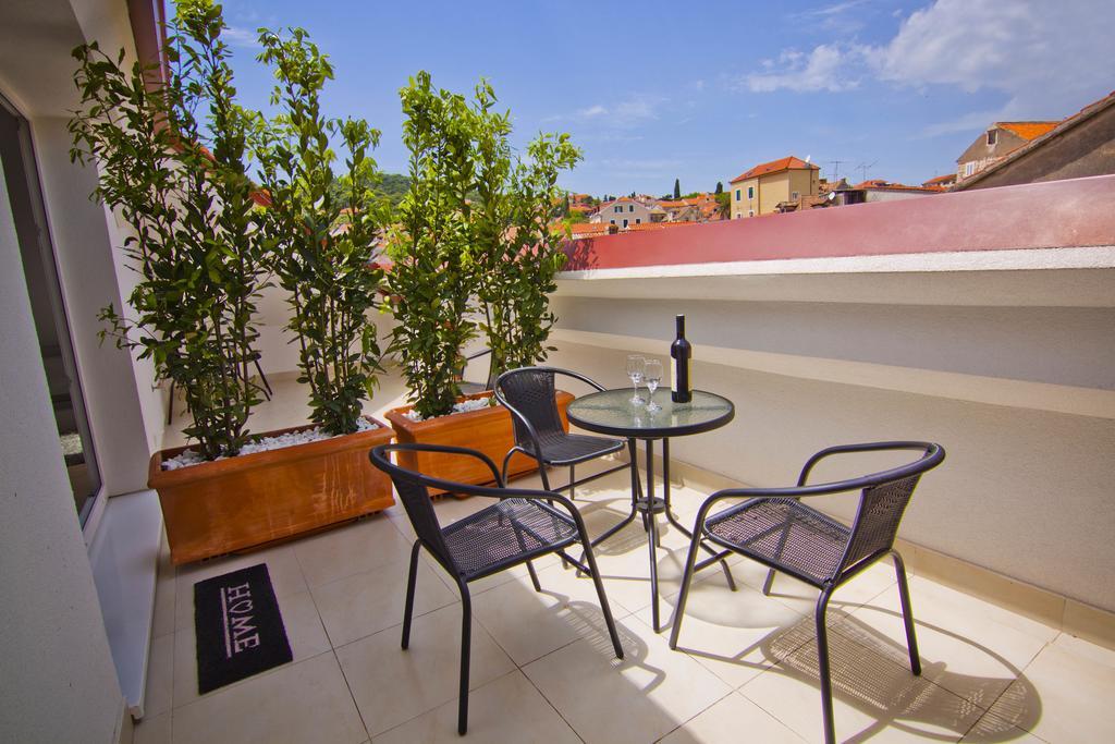 Laura Lux Suites Split Cameră foto
